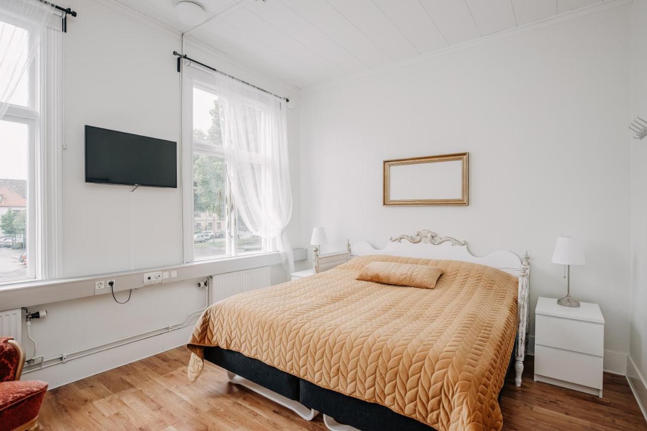 Jaernvaegshotellet B&B Skara Ngoại thất bức ảnh