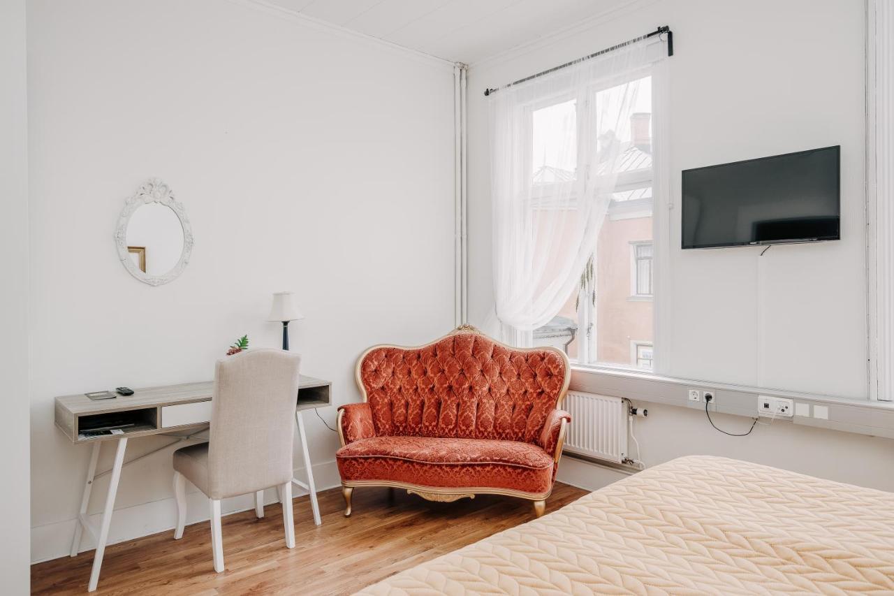 Jaernvaegshotellet B&B Skara Ngoại thất bức ảnh